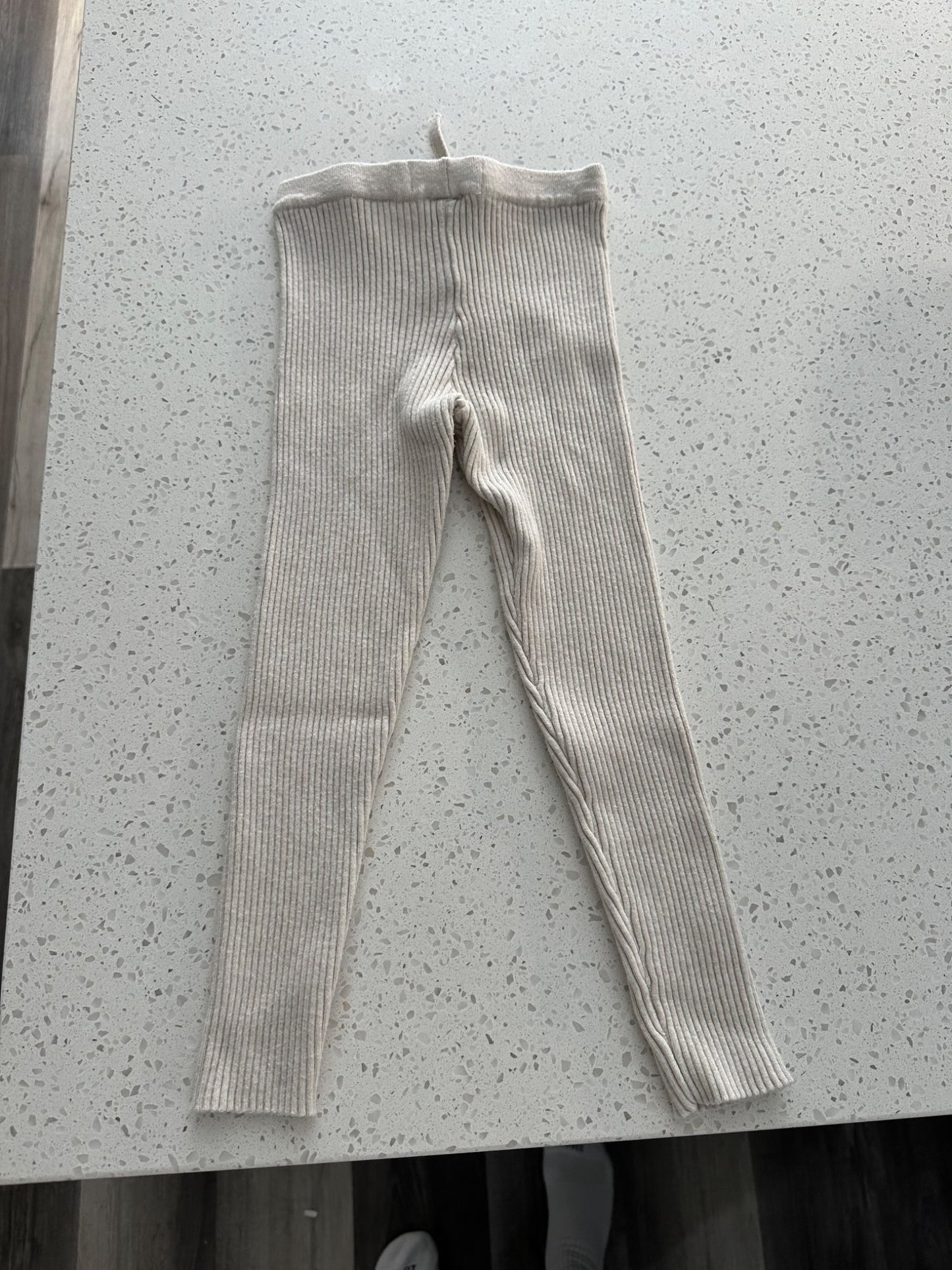 Zara cream ribbed leggings 4-5Y , Kids 4/4T