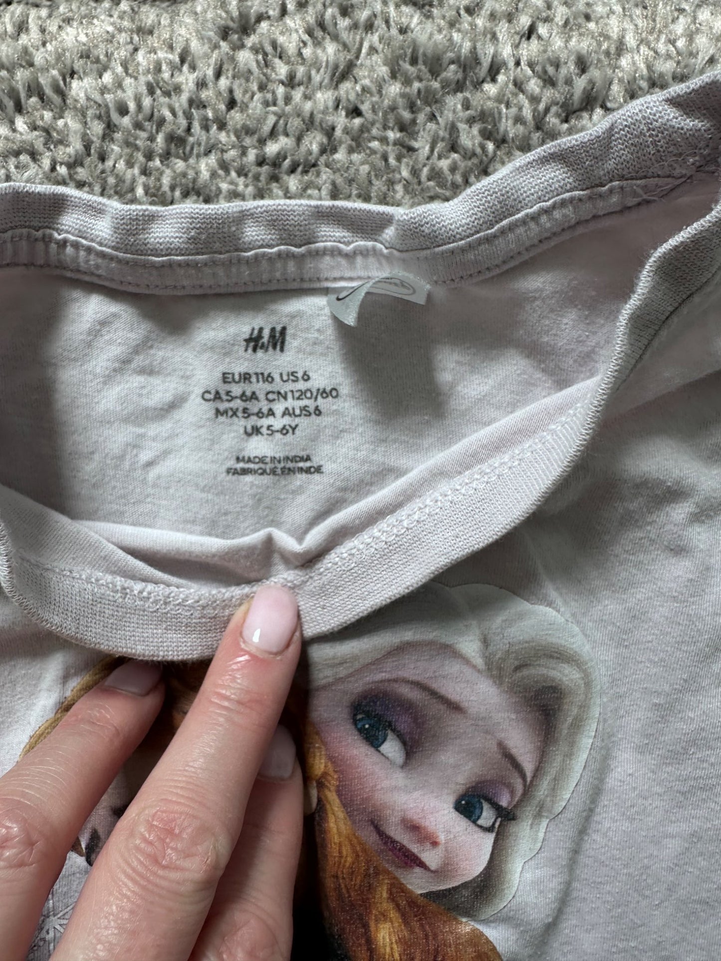 H&M frozen set tee &shorts 5-6Y, Kids 5/5T