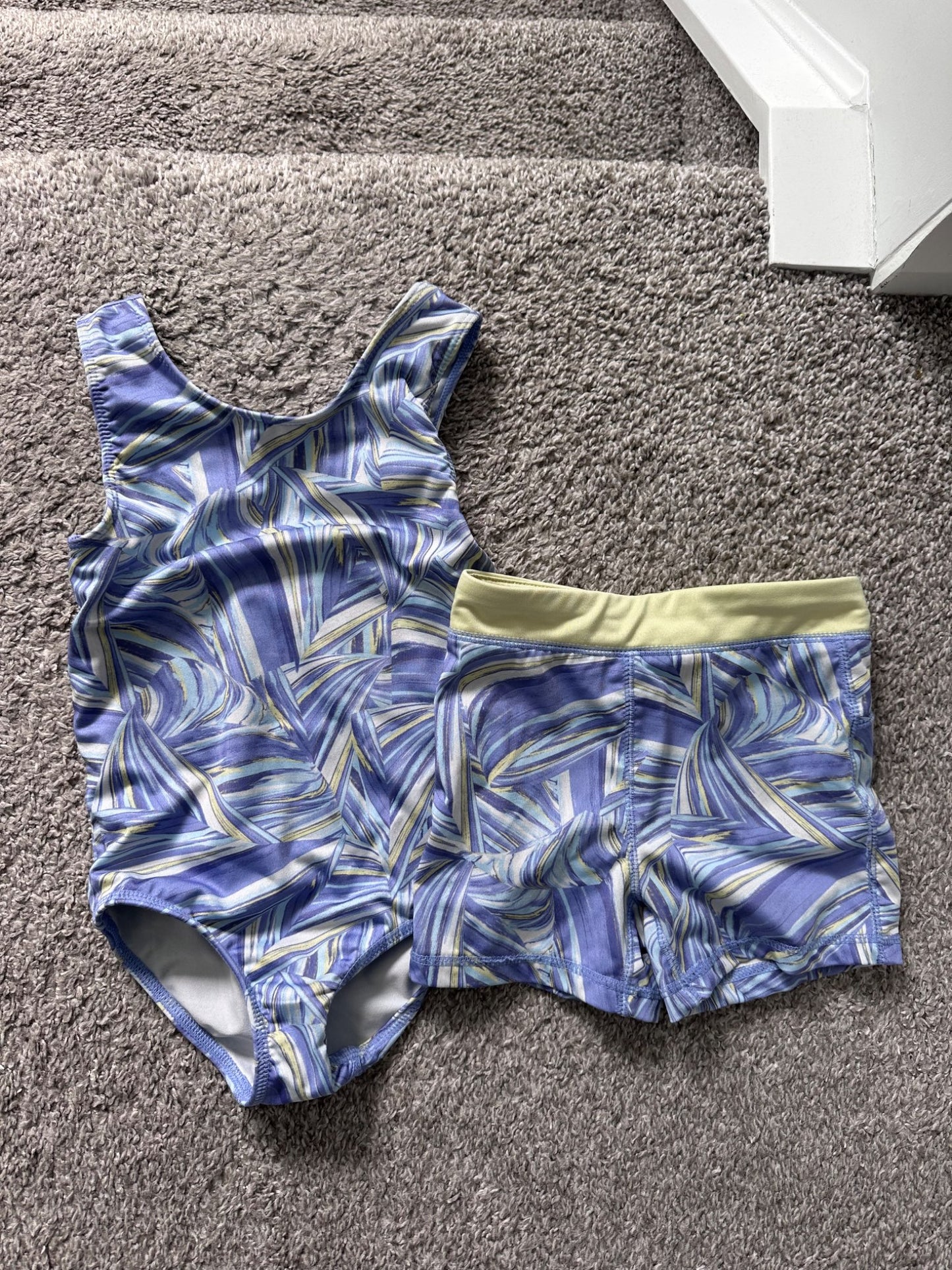 Joe fresh gymnastics body suit and short  5 y, Kids 5/5T