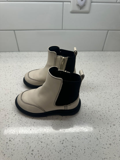 Zara Boots size 25