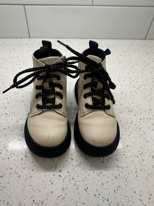Zara Boots Size 24