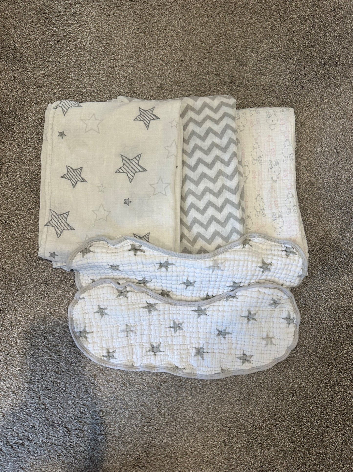 Muslin Swaddles & Burp Pads
