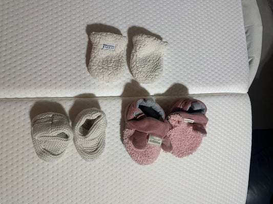Newborn Mits & Slippers Bundle, Shoes 1 (Baby: 0-12 mth)