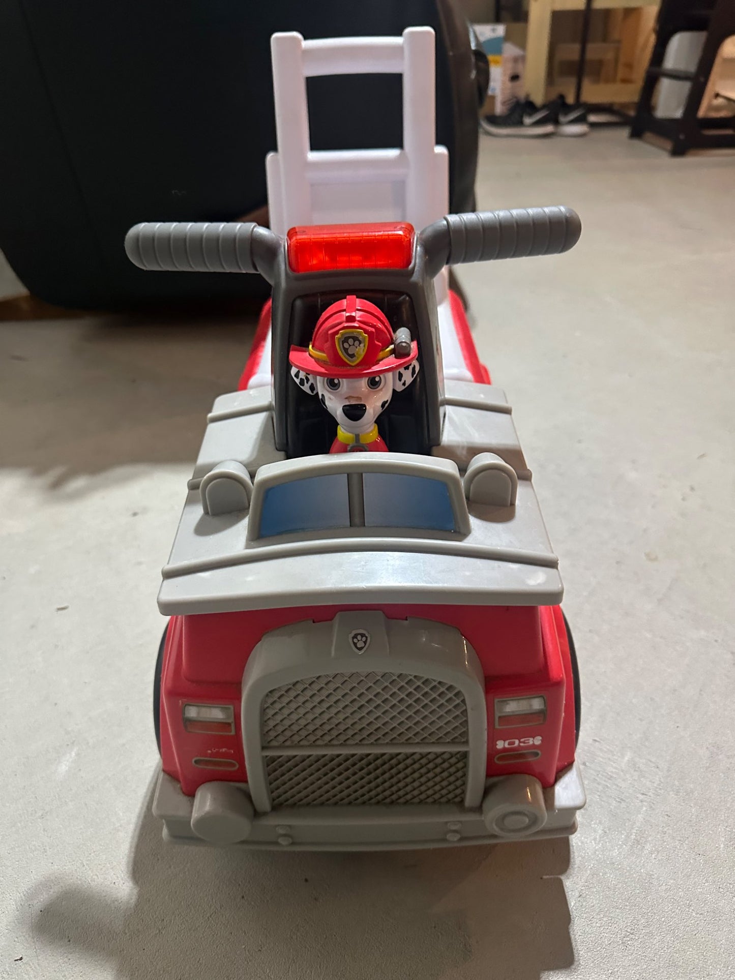 Paw patrol push/ride car