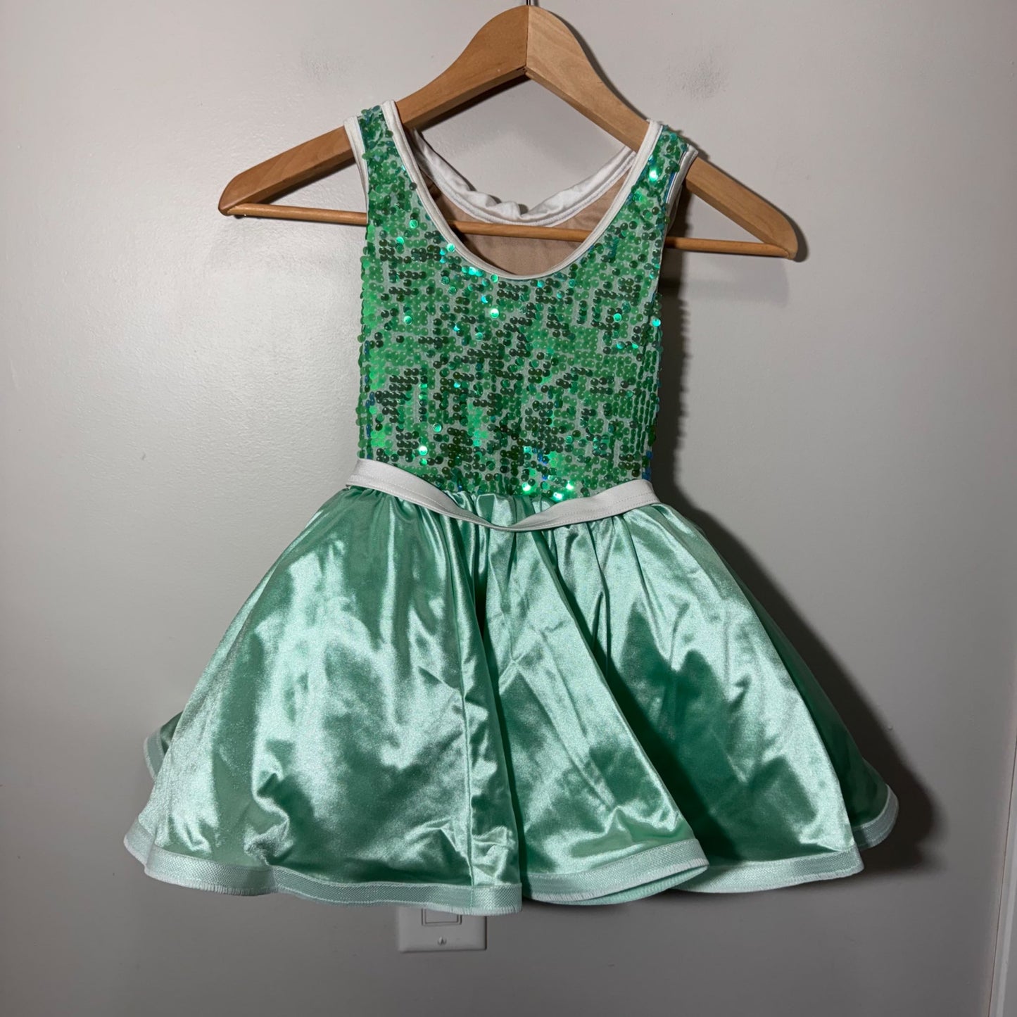 Size 7/8 Dance Costume tutu, Kids 7 & 8 (small)