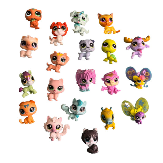 Lot of 20 Littlest Pet Shop Toys