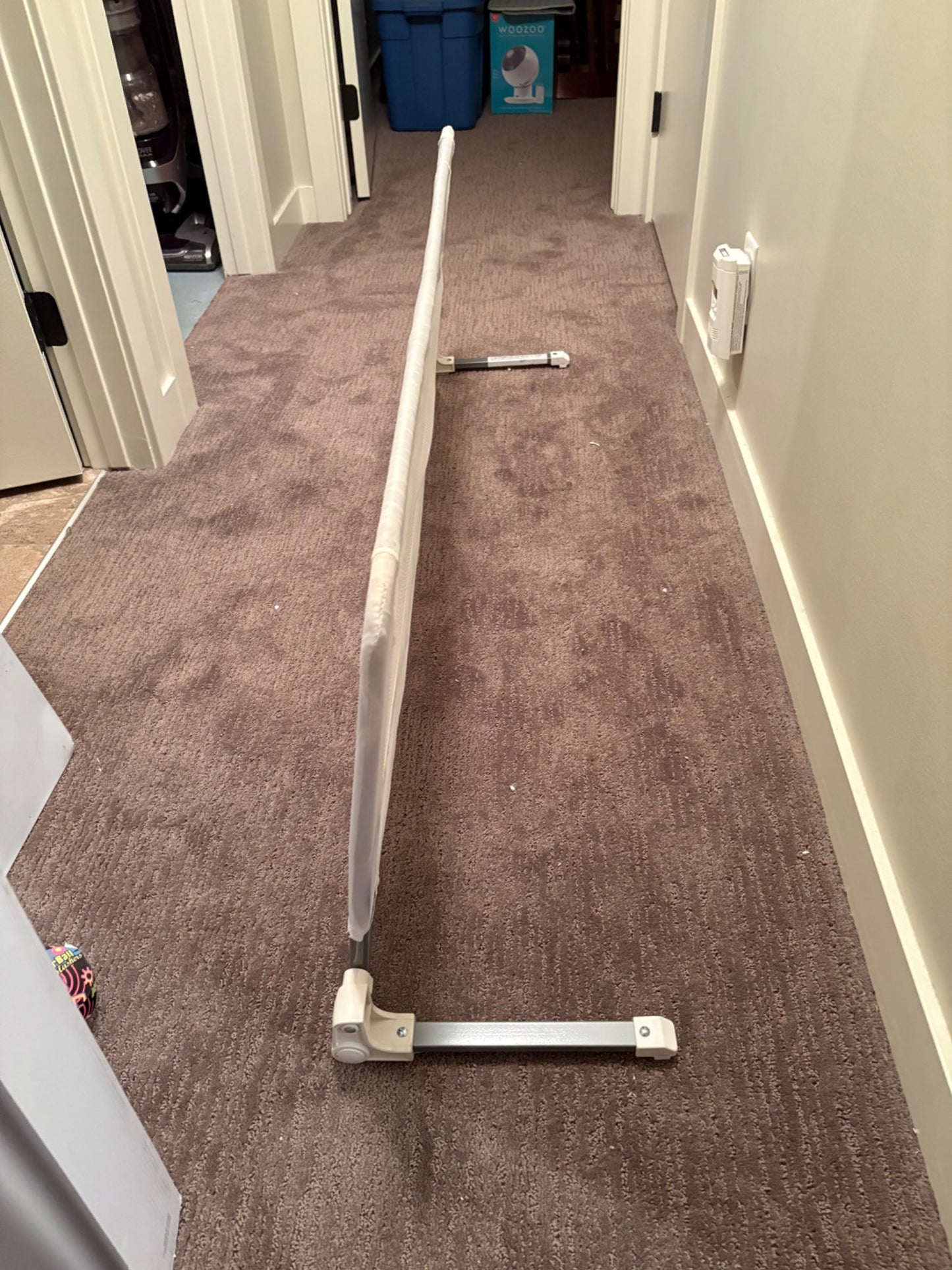 Toddler bed rail. Fits on twin size bed.