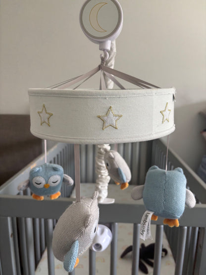 Baby mobile; sings one song (twinkle twinkle)
