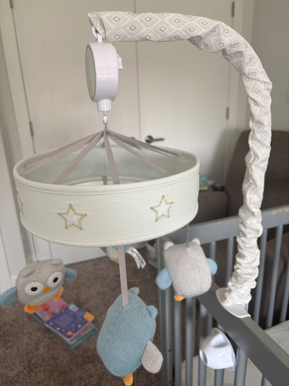 Baby mobile; sings one song (twinkle twinkle)