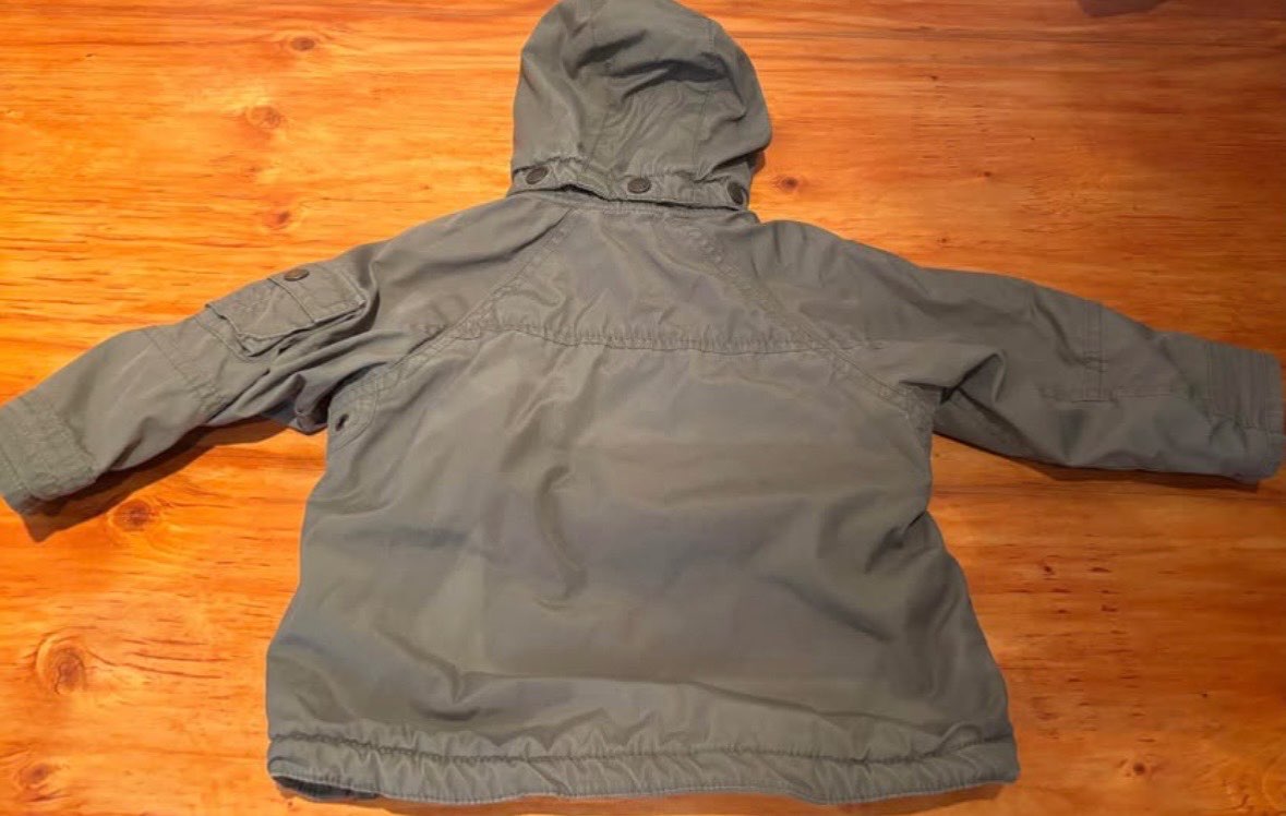 Green H & M 9-12 month jacket , Kids 12 Month (9-12M)