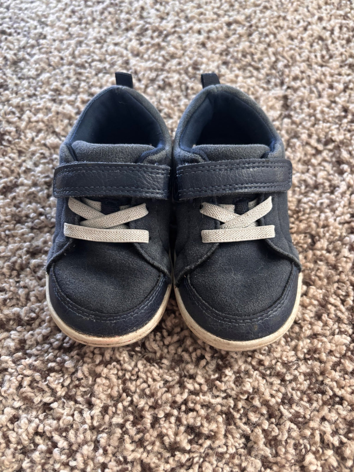 Size 6 boys shoes , Shoes 6 (Walkers:12-24 mth)