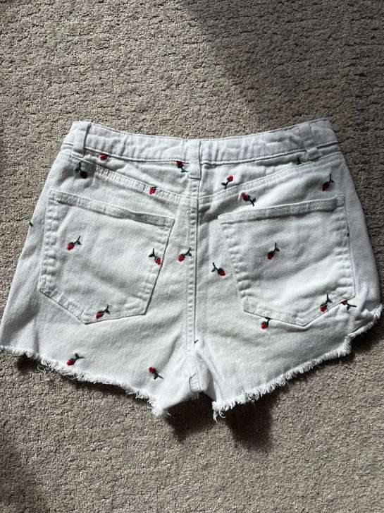 White shorts with flowers for 11-12yrs, Kids 12