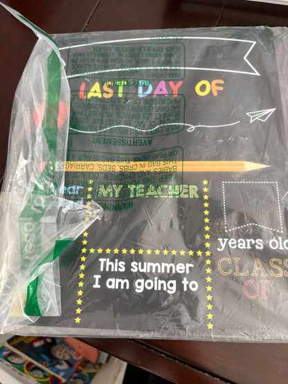 (NWT) First day/Last Day Sign - Apple & Pencil