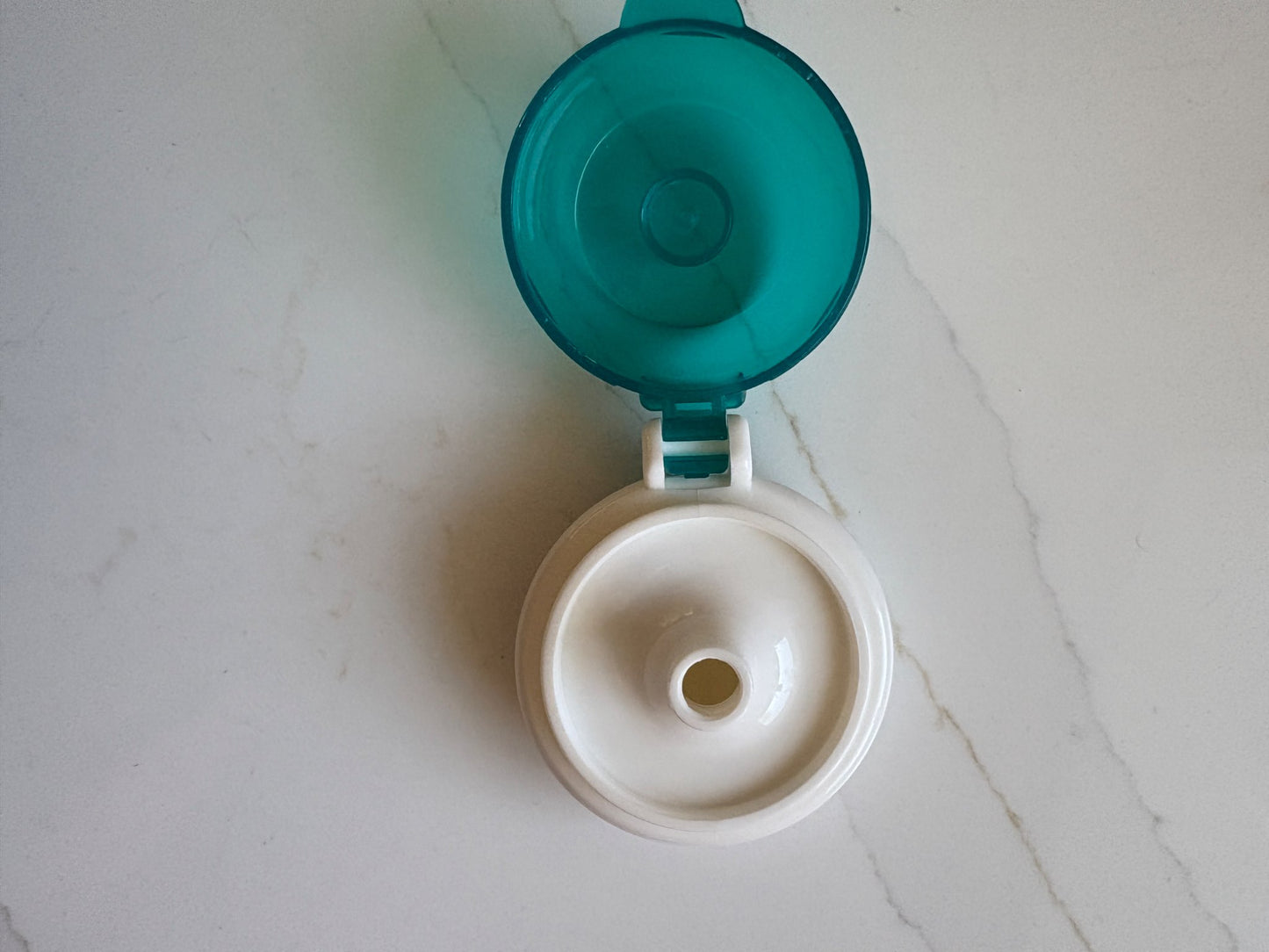 Set of 2 Purple and Teal Squeasy Snacker Bottles with 5 inserts (retails over $65.00)