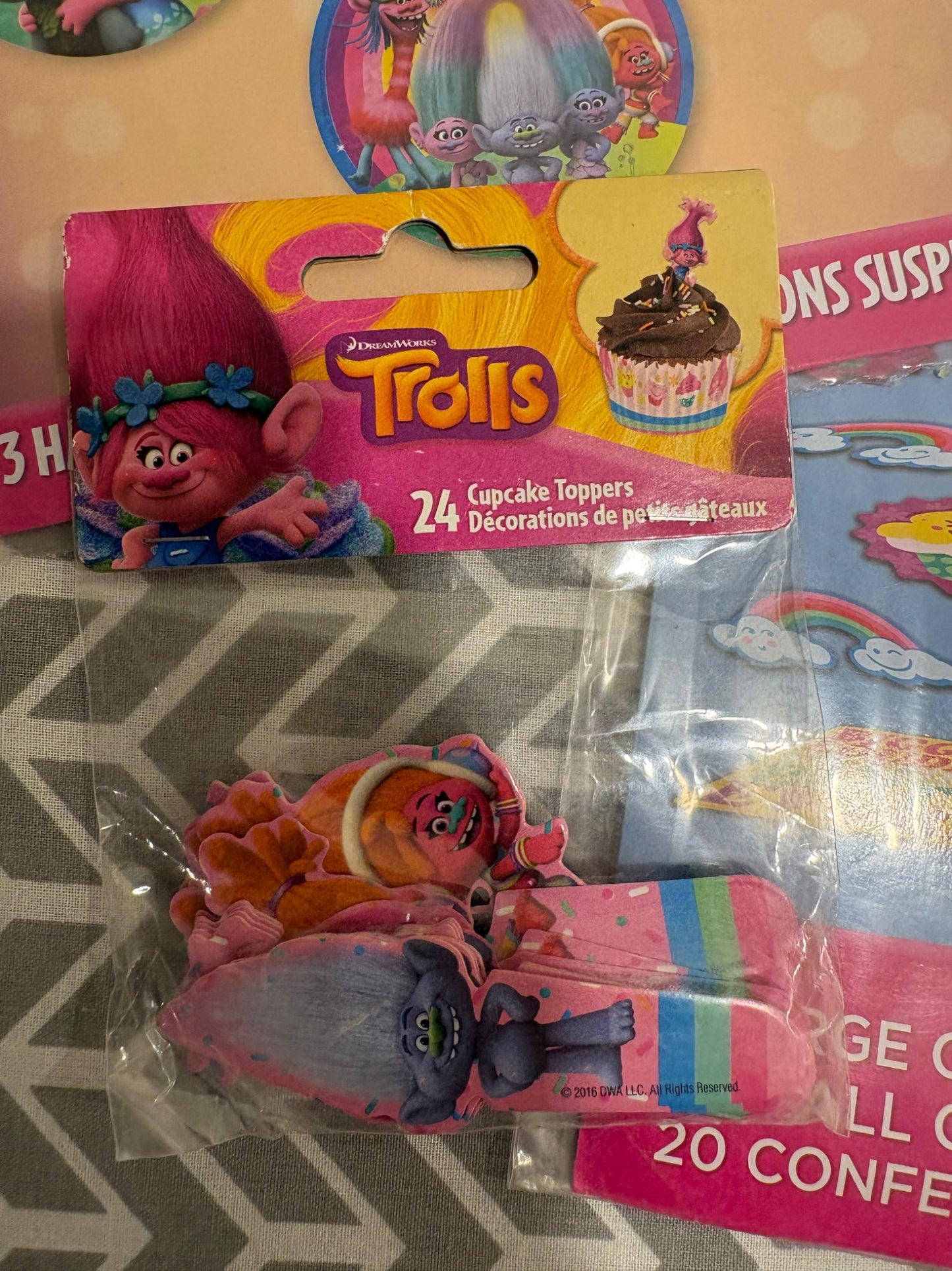 NWT - Set of 5 - Trolls Birthday Decorations