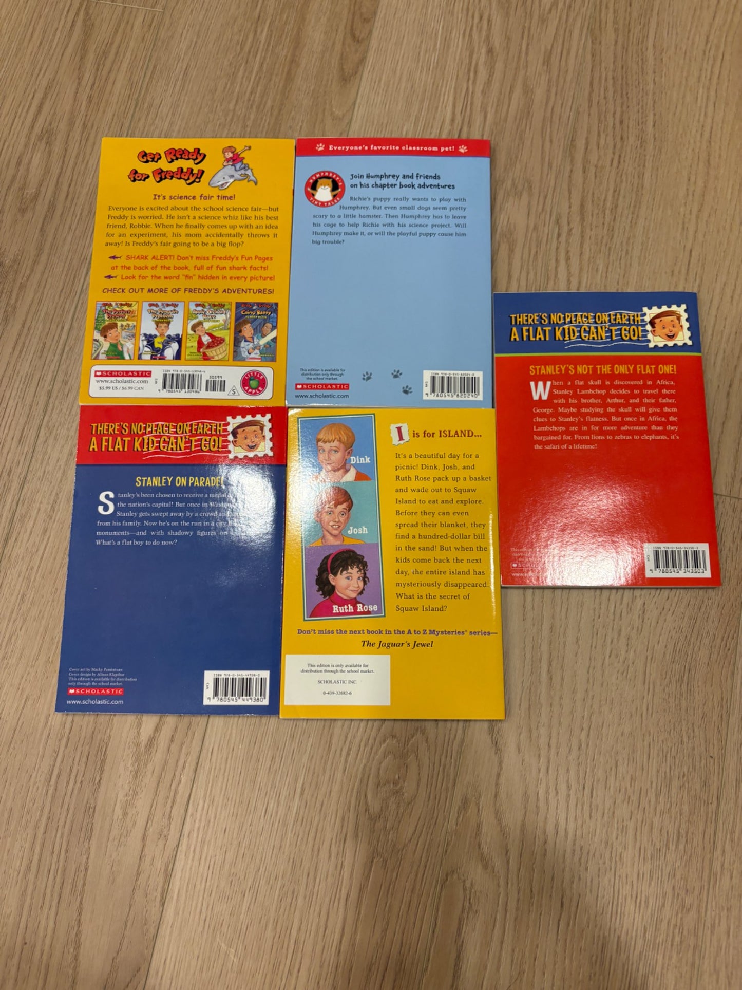 NWOT - Set of 5 Scholastic Chapter books (3)