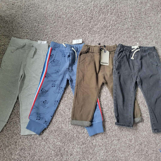 4 Pants ( 2 GAP + 2 Zara]  (3 Pants Retails for $59.95), Kids 3T