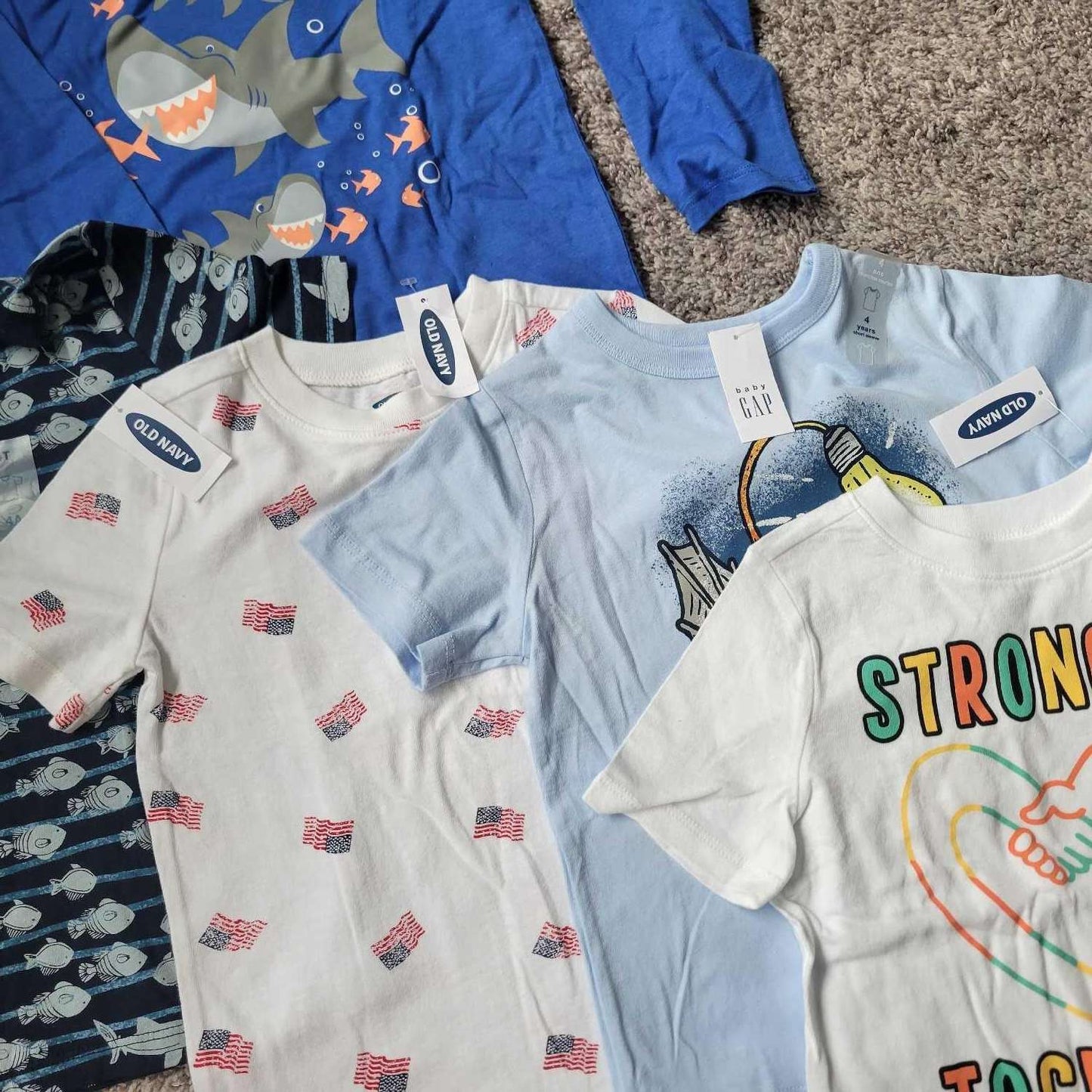 7 shirts Bundle 4T- 5 T Shirts and 1 Long Sleeves ( GAP, Old Navy and Children's place), Kids 4/4T