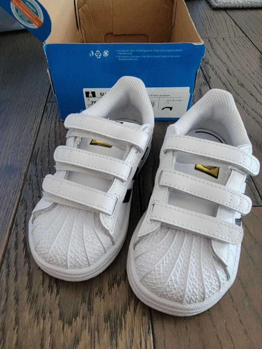 Adidas Toddler size 7K (Retails at West Coast kids for $59 , Shoes 7 (Walkers:12-24 mth)