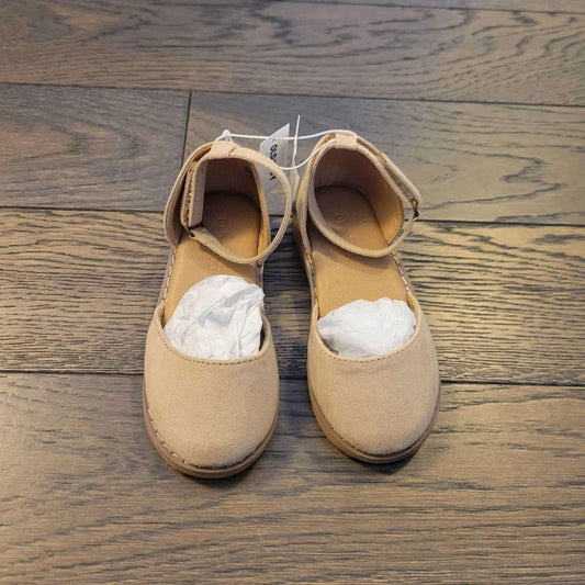 Old Navy Dress Shoes/ Sandals size 7, Shoes 7 (Walkers:12-24 mth)