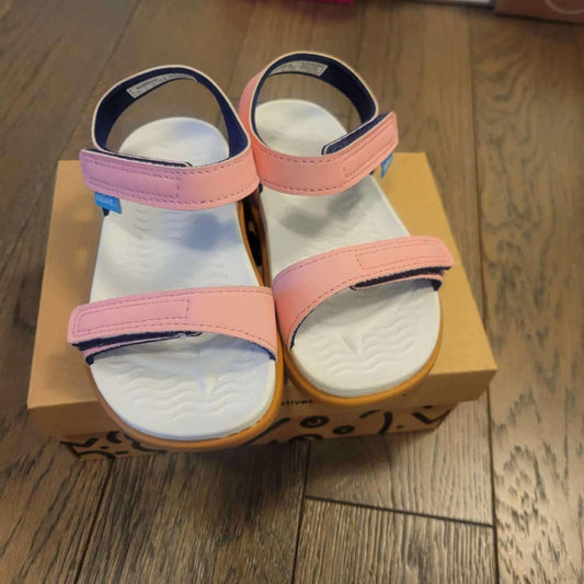 Native pink Sandals 9C, Shoes 9 (Toddler:2-4yr)