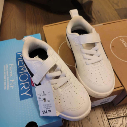 Puma sneakers size 12 T, Shoes 12 (Toddler:2-4yr)