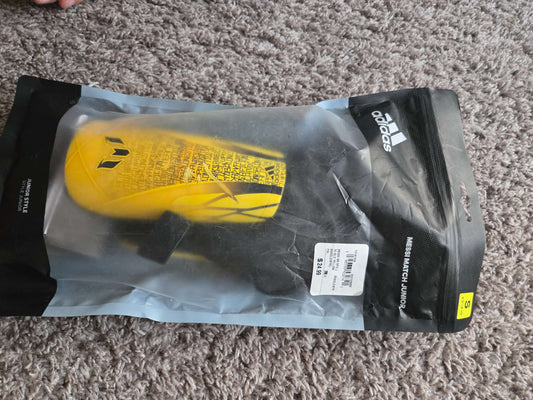 Adidas Youth Shin Guards  S- Yellow, Shoes 11 (Toddler:2-4yr)