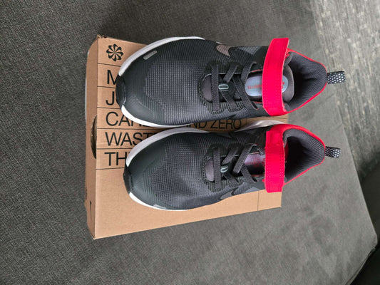 NIKE Sneakers 13 Kids, Shoes 13 (Kids:4-8yr)