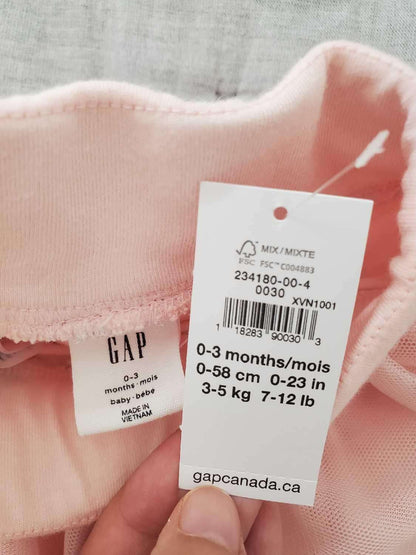 Gap Tutu on Tights and Old Navy Top 0-3 months, Kids 3 Month (0-3M)