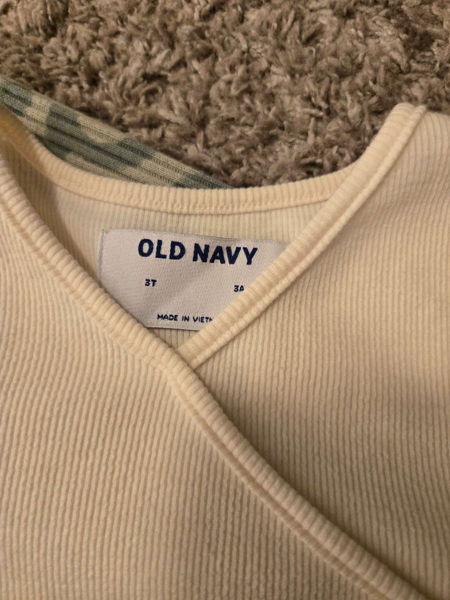 2 Dresses- EUC 2-3T Zara and EUC Old Navy 3T, Kids 2T
