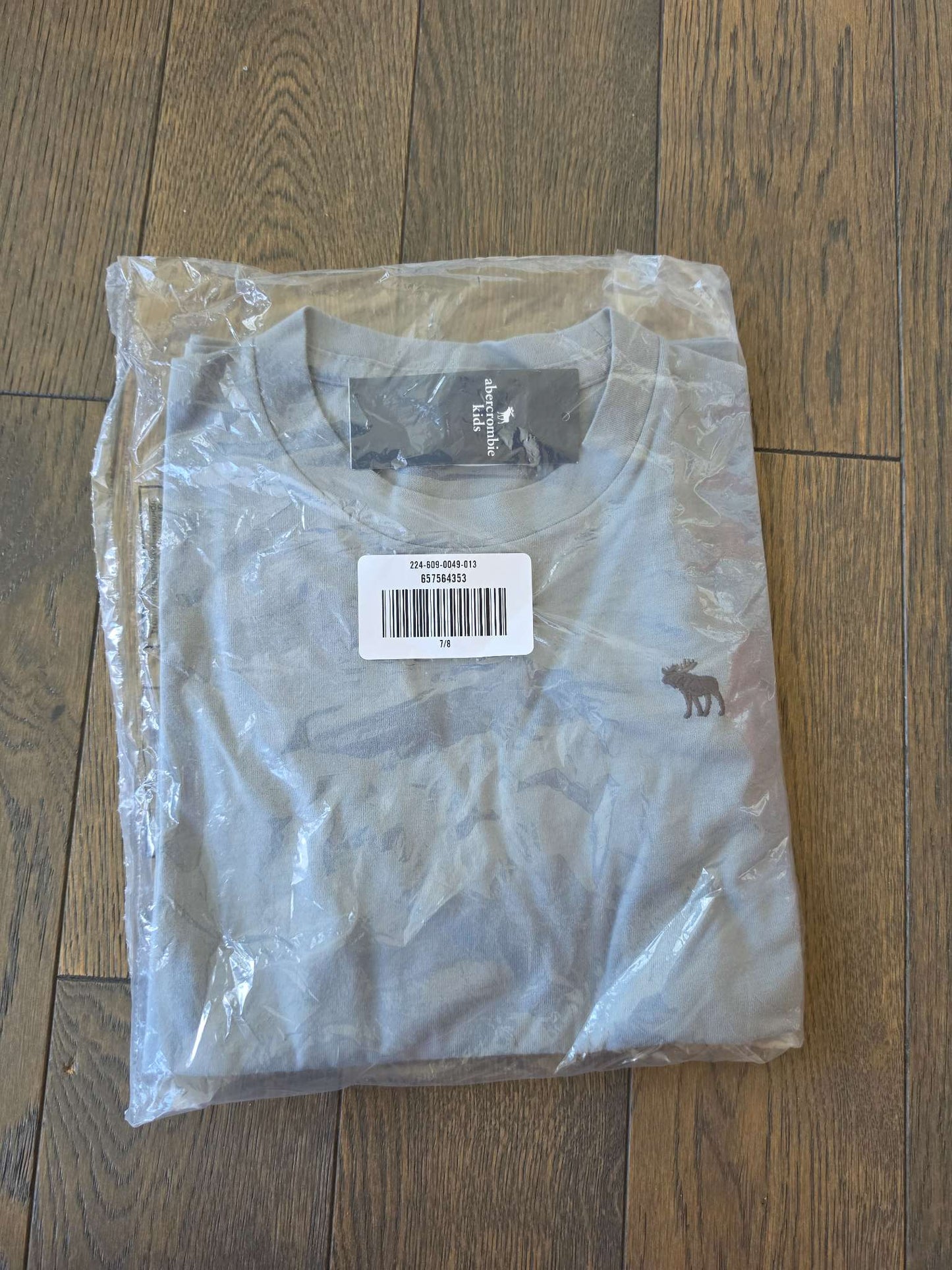 Brand New Abercrombie Grey Long-sleeved Shirt  7/8 , Kids 7