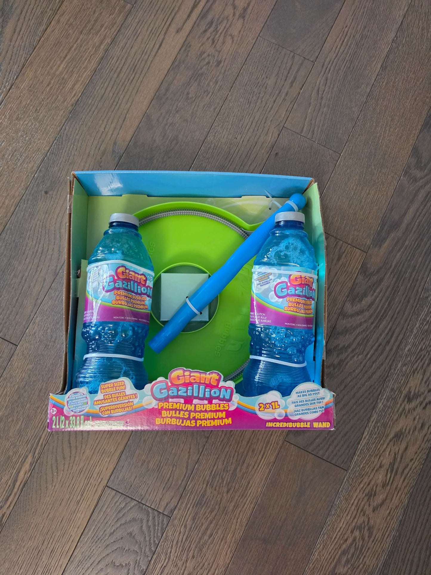 Gazillion Bubbles Incredible Bubble Wand - Make Gigantic Bubbles
