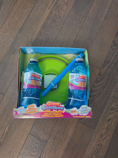 Gazillion Bubbles Incredible Bubble Wand - Make Gigantic Bubbles