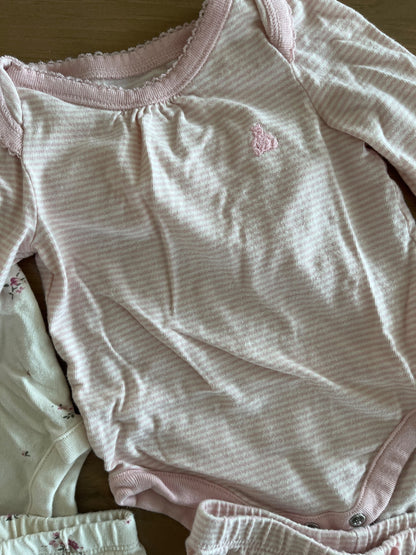 Outfit Pair from Baby Gap , Kids 3 Month (0-3M)