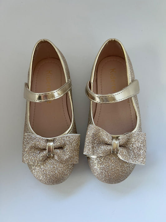 Girl’s dress shoes - gold, Shoes 10 (Toddler:2-4yr)