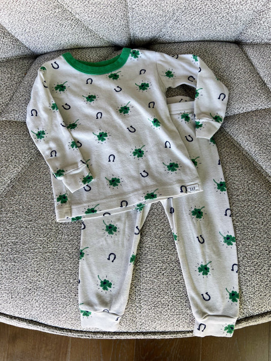 2 piece long-sleeved pajama set - shamrock/horseshoe print, Kids 18 Month (12-18M)