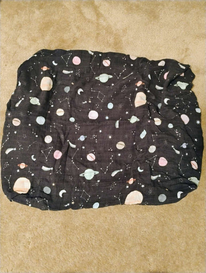 Lou Lou lollipop muslin crib sheet, space themed
