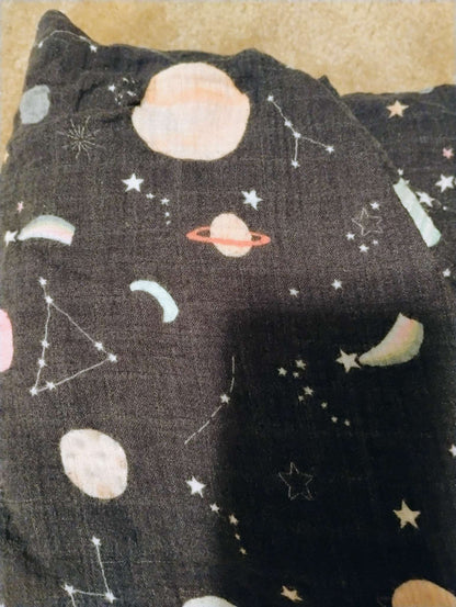 Lou Lou lollipop muslin crib sheet, space themed