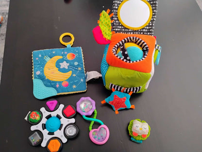 Set of infant toys