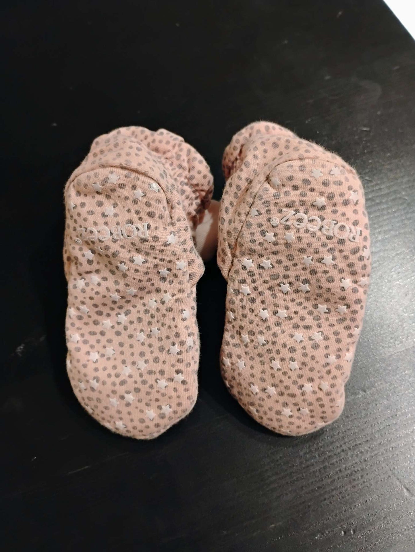 Robeez booties 6-12 months, Shoes 4 (Baby: 0-12 mth)