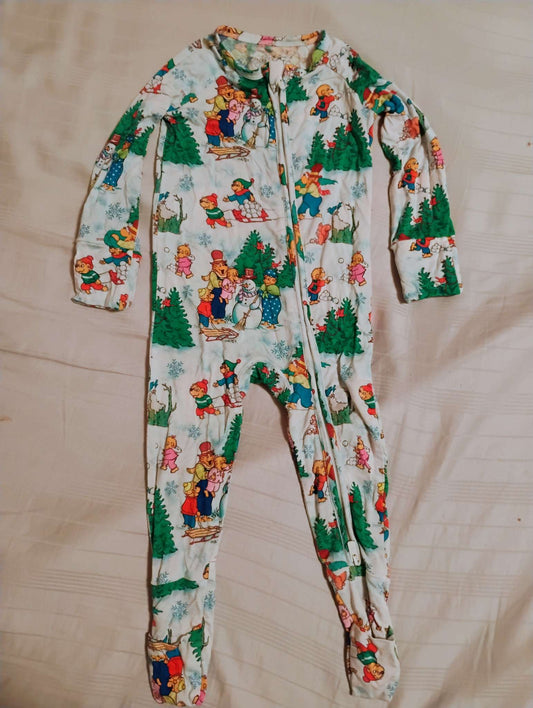 Hanlyn collective Berenstain Bears Winter pjs 6-12 months