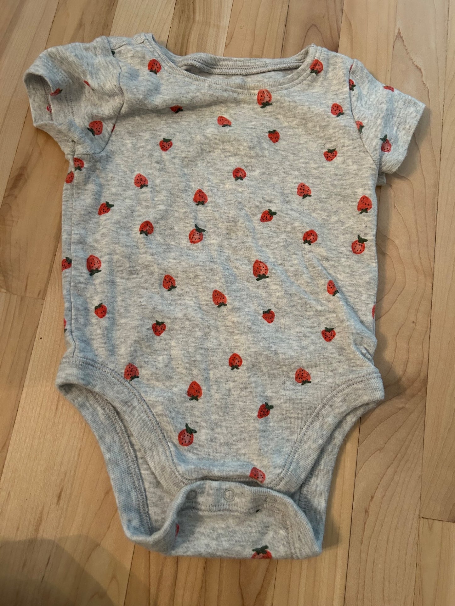 Strawberry Onesie 6-12M, Kids 9 Month (6-9M)