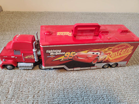 Lightning McQueen Semi-Truck With Carrier