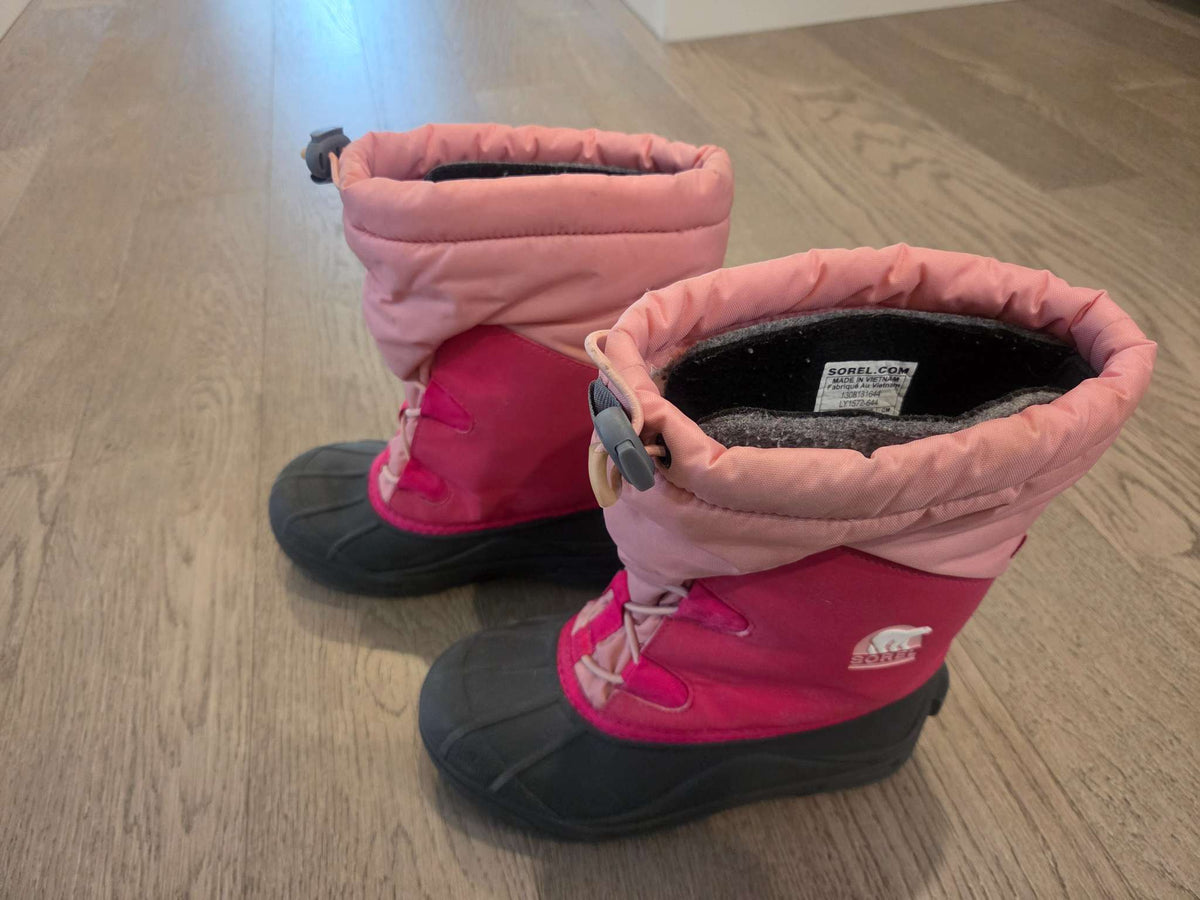 Sorel girls winter boots size 3, Shoes 3 (Kids:4-8yr)