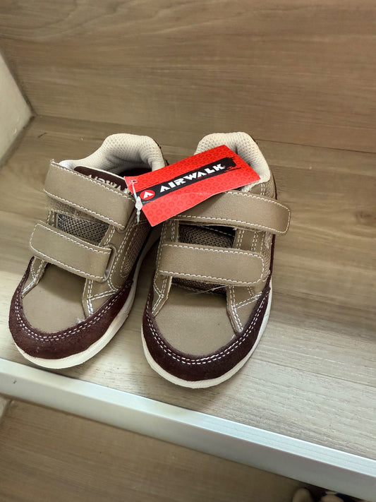 NWT Airwalk toddler shoes, size 6, Shoes 6 (Walkers:12-24 mth)