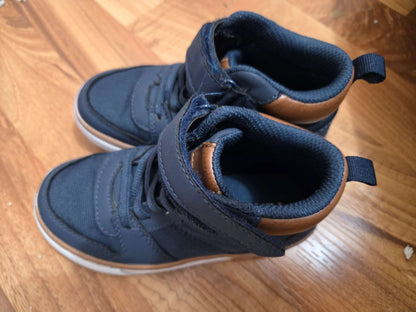 Toddler boys lace up hi top sneakers (Orig. price $49.95) size 9, Shoes 9 (Toddler:2-4yr)