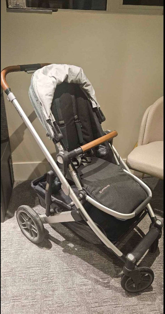 Uppababy Cruz V2 Stroller w/ Bassinet & Accessories