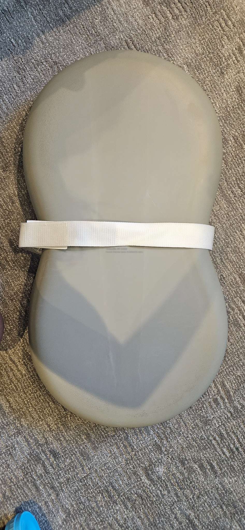 Keekaroo Peanut Changer - Grey