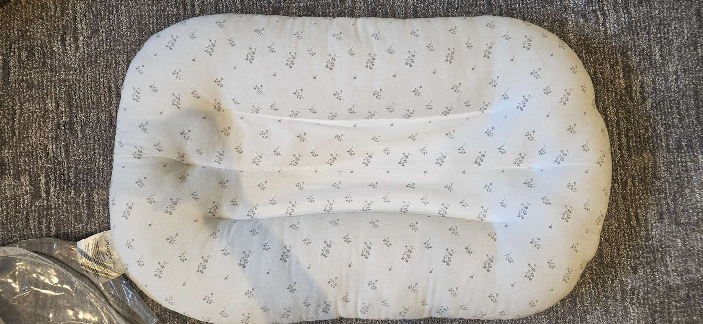 Snuggle Me Infant Lounger