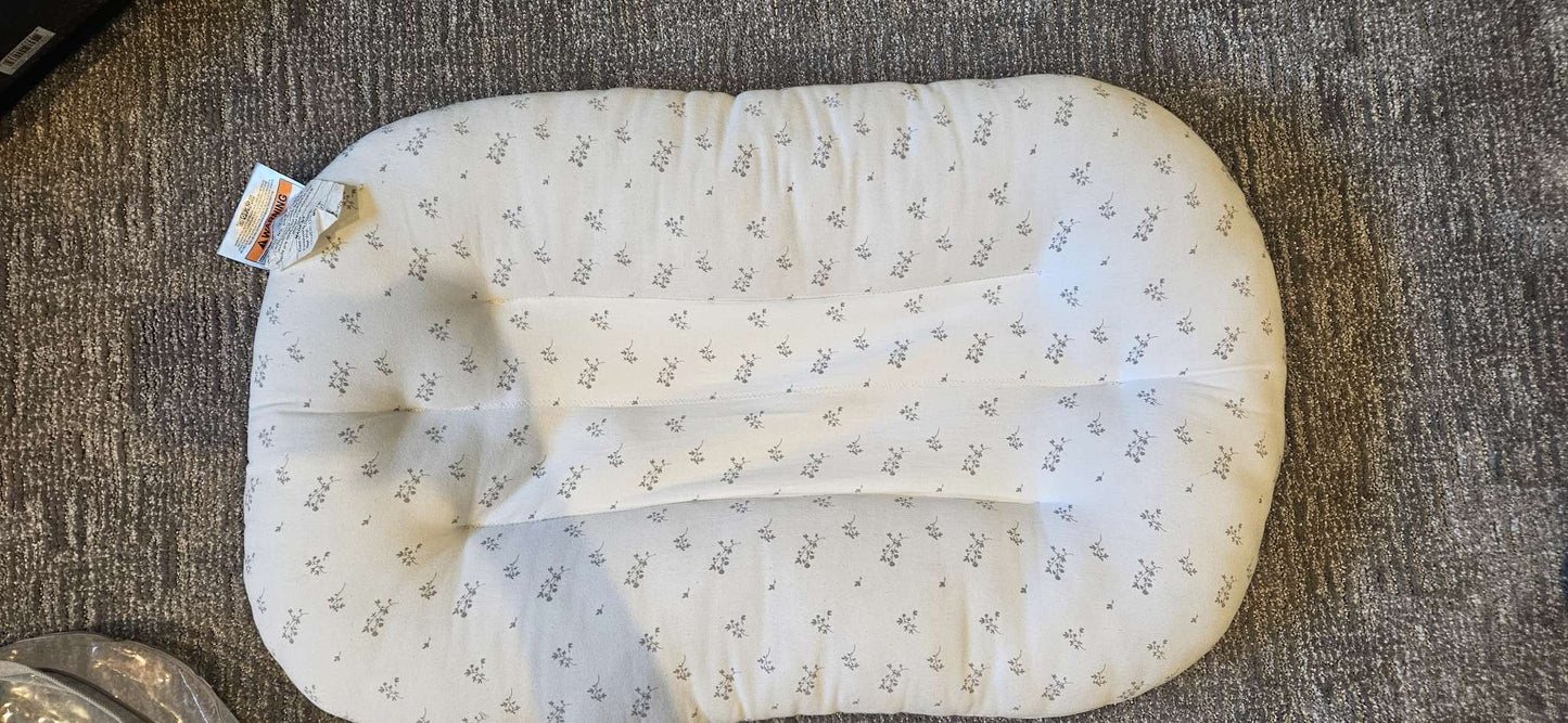 Snuggle Me Infant Lounger